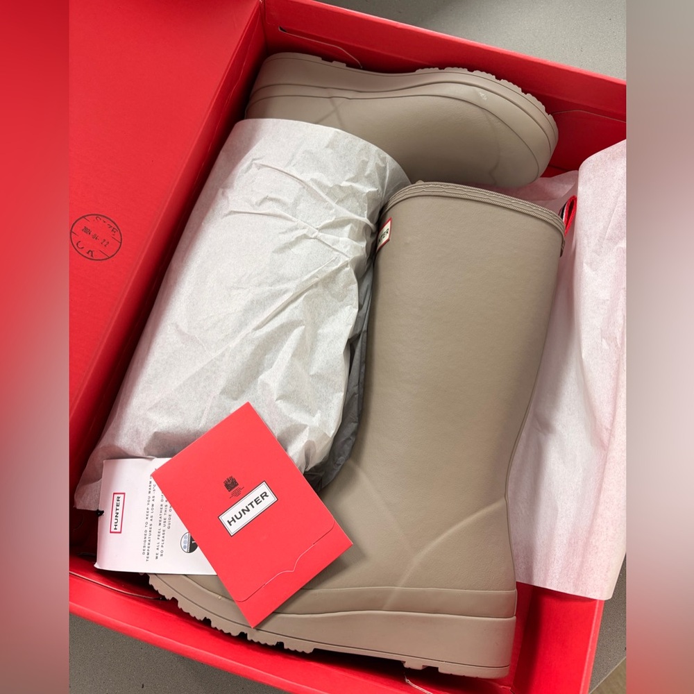 NWT Hunter Tall Insulated Tan Boots 6M - Picture 6 of 13